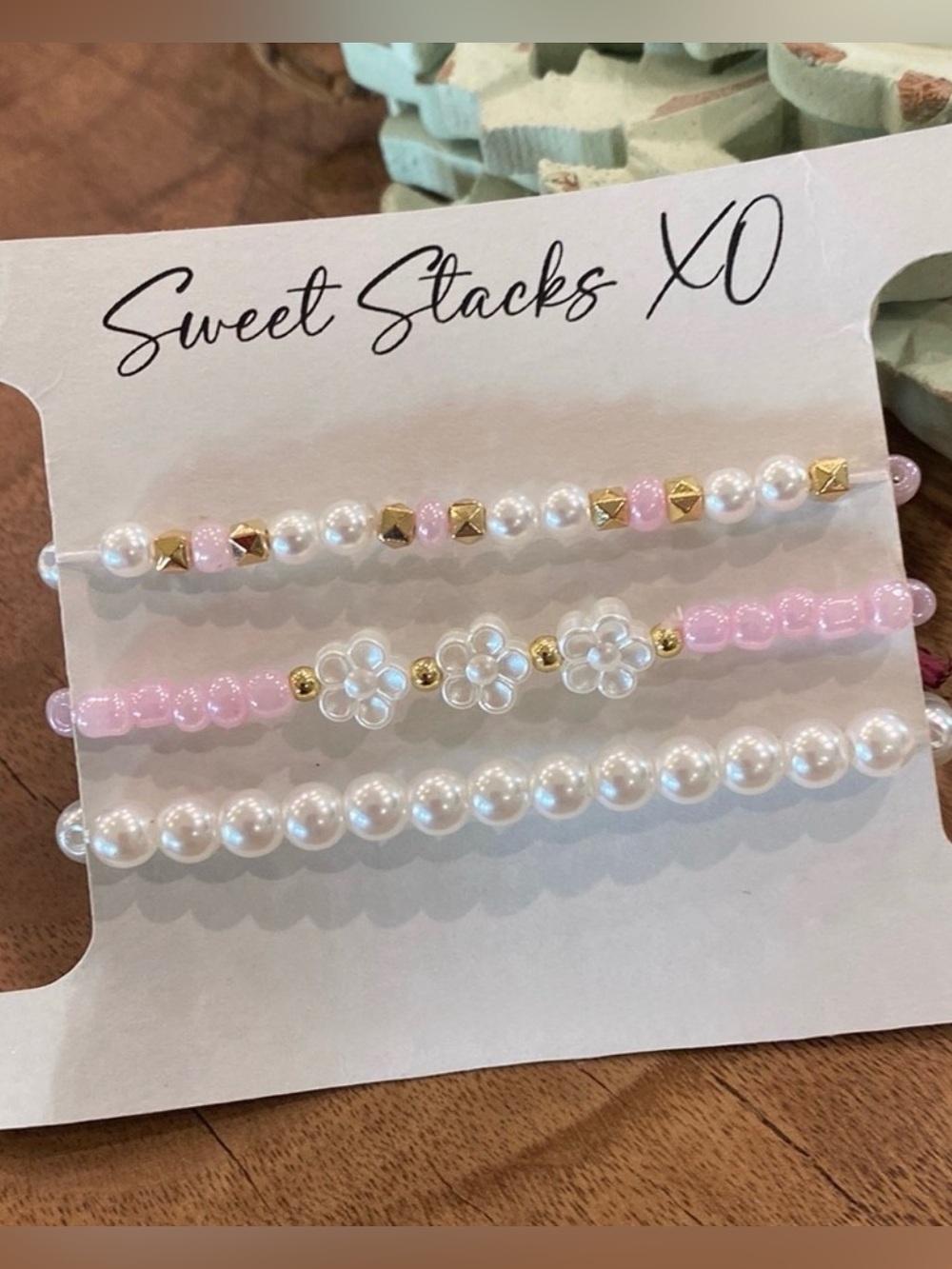 Dainty Floral Daisy Pink & White Bracelet Stack